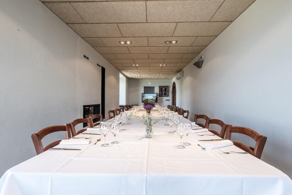 Hostatgeria Restaurant Els Angels Hotel Madremanya Exterior photo